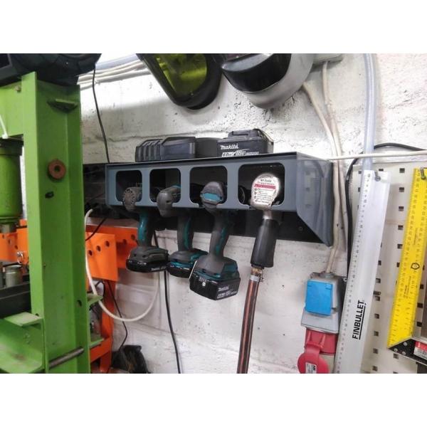 Fali behajtó tároló 4 ferőhellyel 4